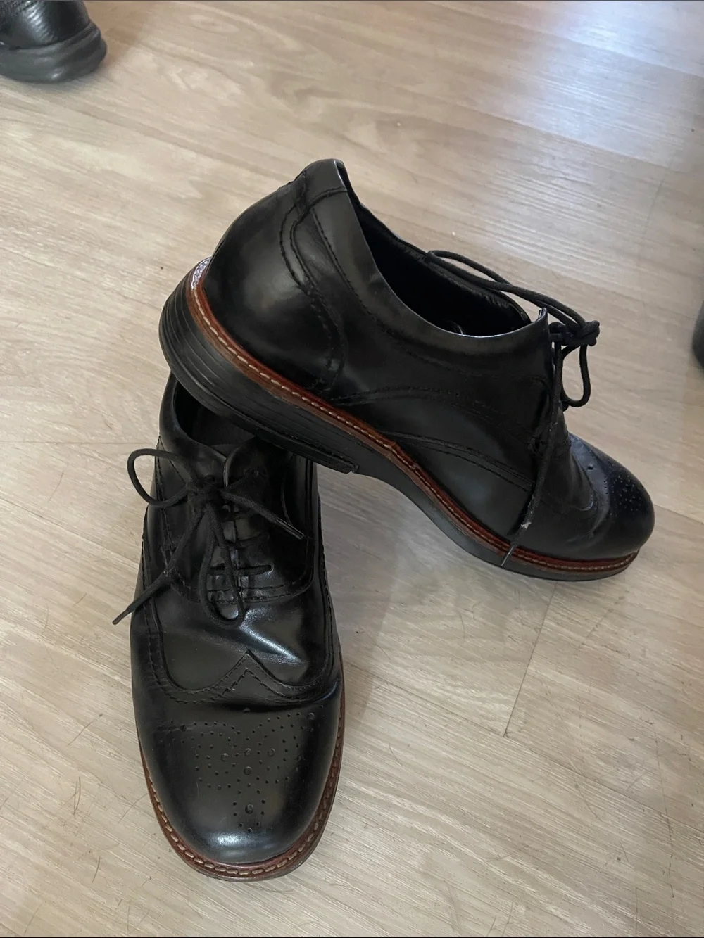 Men's Black Leather Wingtip Derby Dress Shoes